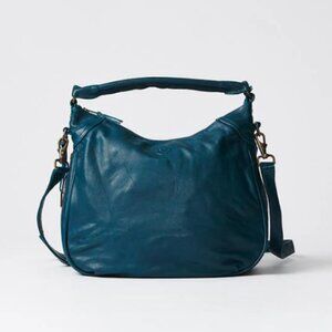 Wanderers Travel Co. Santorini handbag in azzurra blue